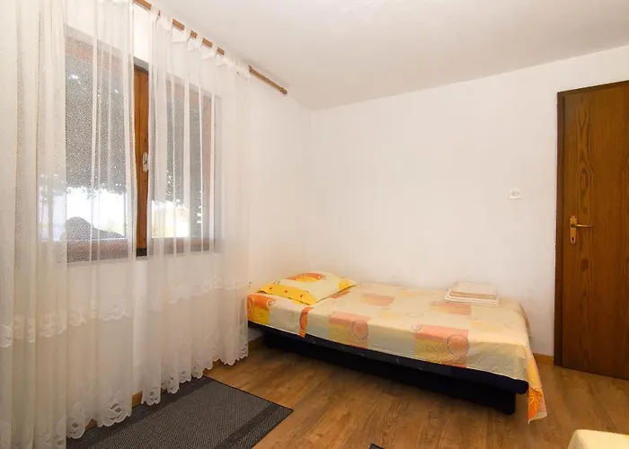Jaksa Apartmán *